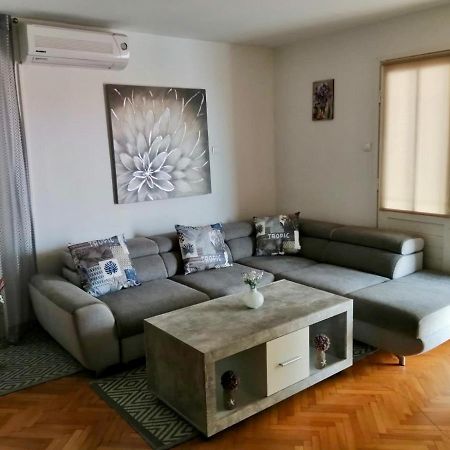 Apartment & Rooms Laura Brela Εξωτερικό φωτογραφία