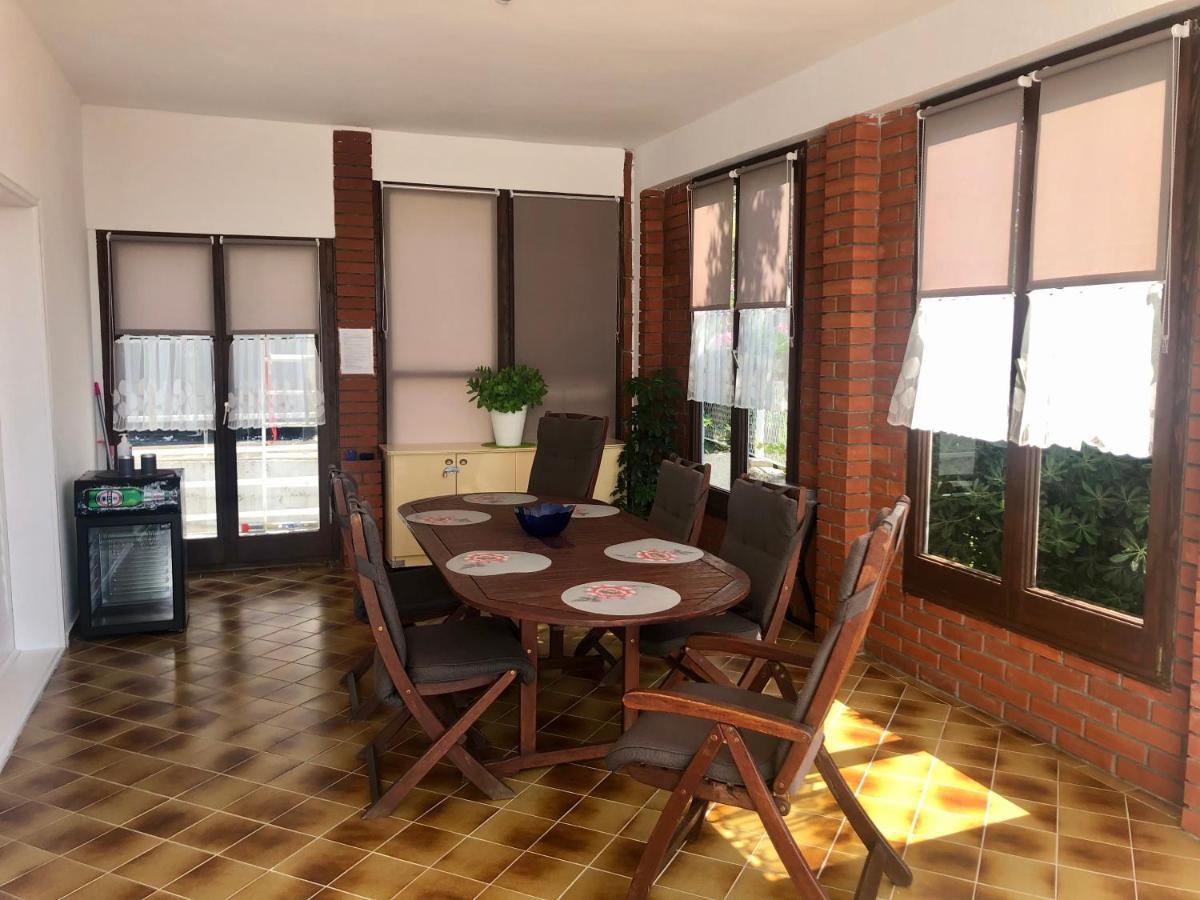 Apartment & Rooms Laura Brela Εξωτερικό φωτογραφία