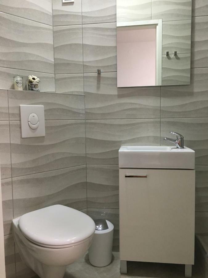 Apartment & Rooms Laura Brela Εξωτερικό φωτογραφία