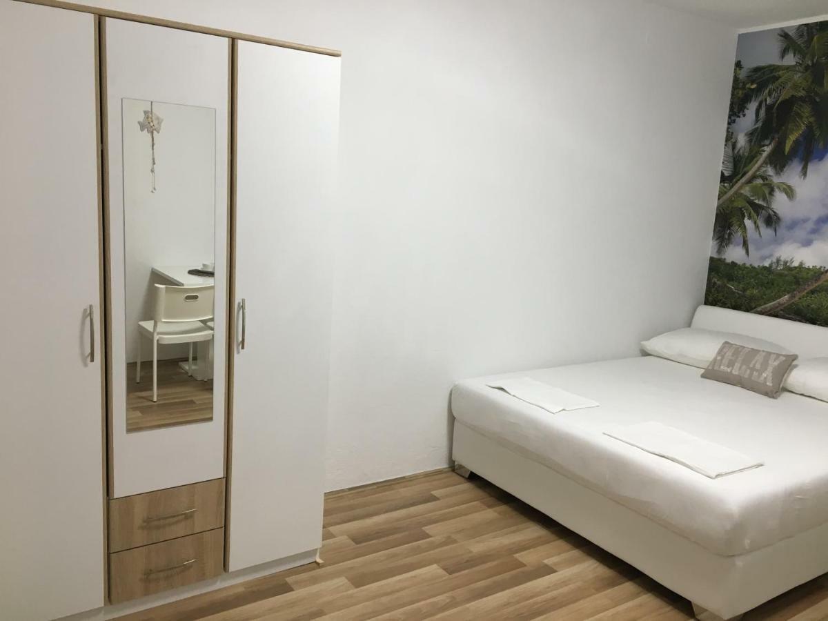 Apartment & Rooms Laura Brela Εξωτερικό φωτογραφία