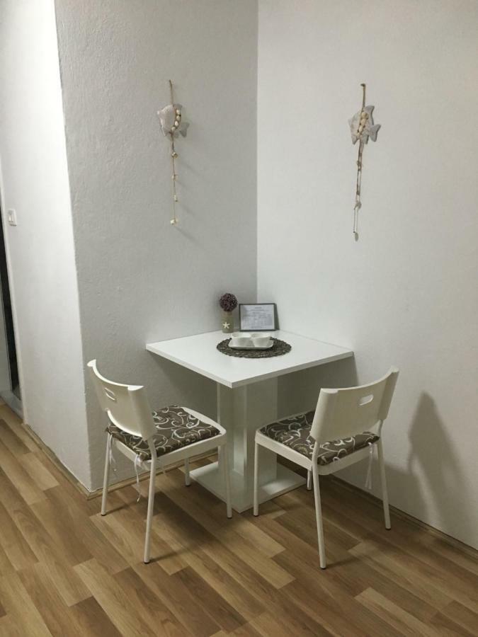 Apartment & Rooms Laura Brela Εξωτερικό φωτογραφία