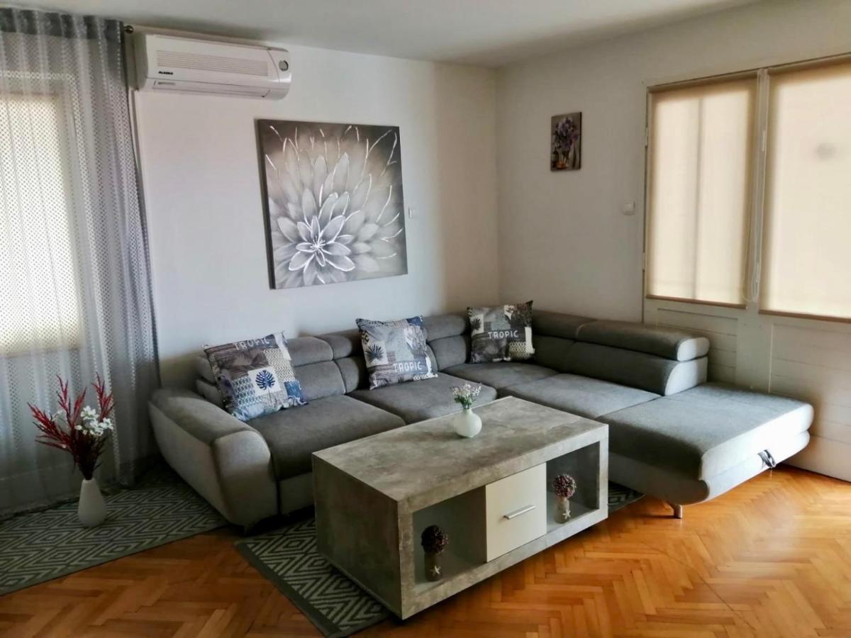 Apartment & Rooms Laura Brela Εξωτερικό φωτογραφία