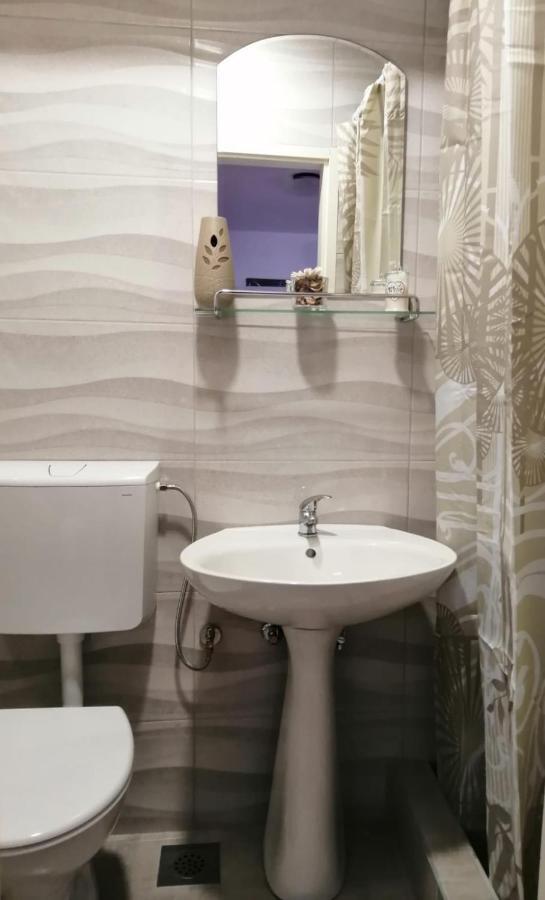 Apartment & Rooms Laura Brela Εξωτερικό φωτογραφία